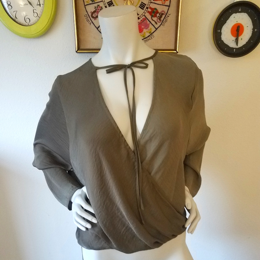 Silence + Noise Olive Green Flowy Blouse Sz M